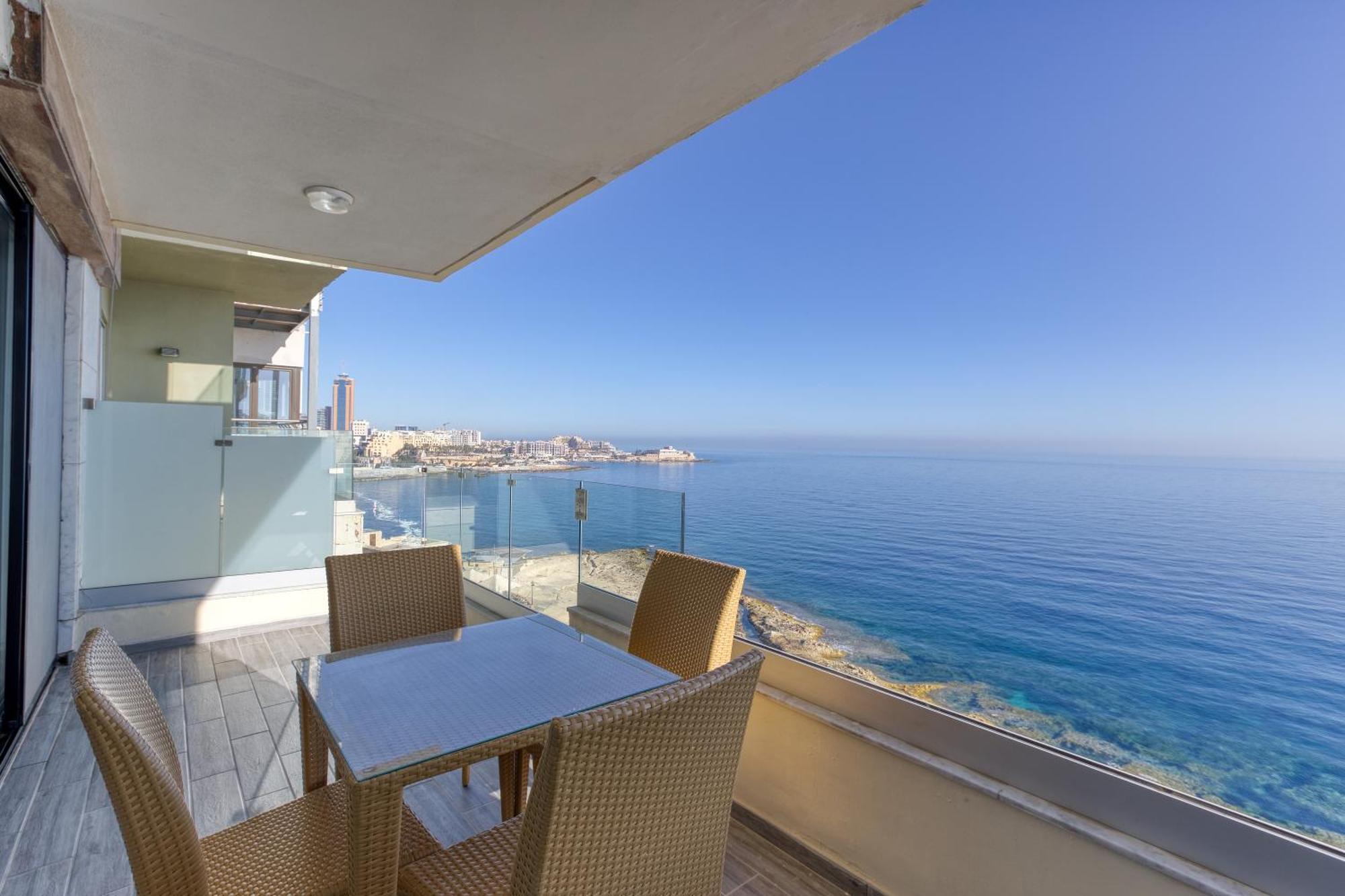 Seafront Sliema Apartment With Balcony & Sea Views By Jl Exterior photo