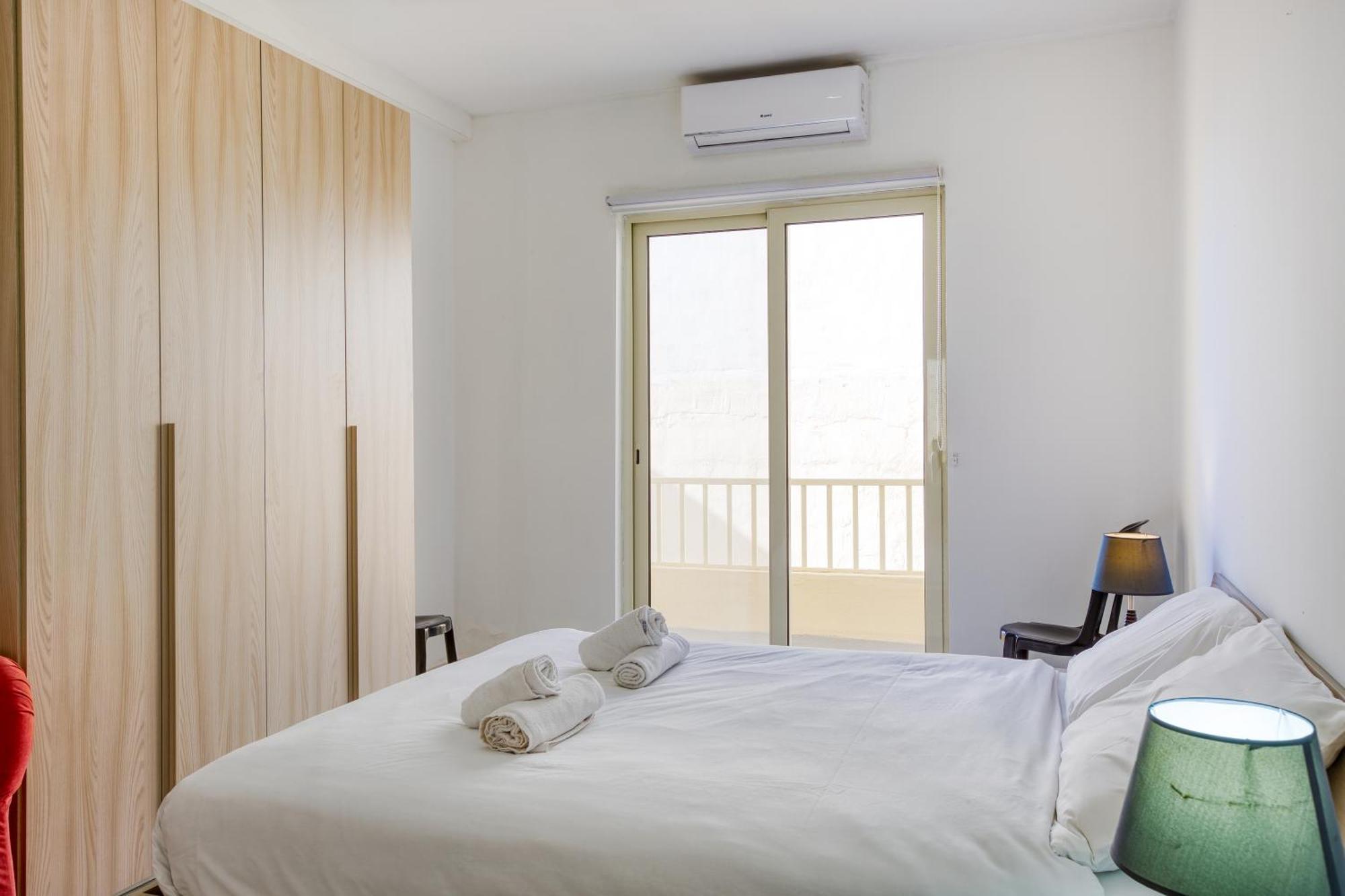 Seafront Sliema Apartment With Balcony & Sea Views By Jl Exterior photo