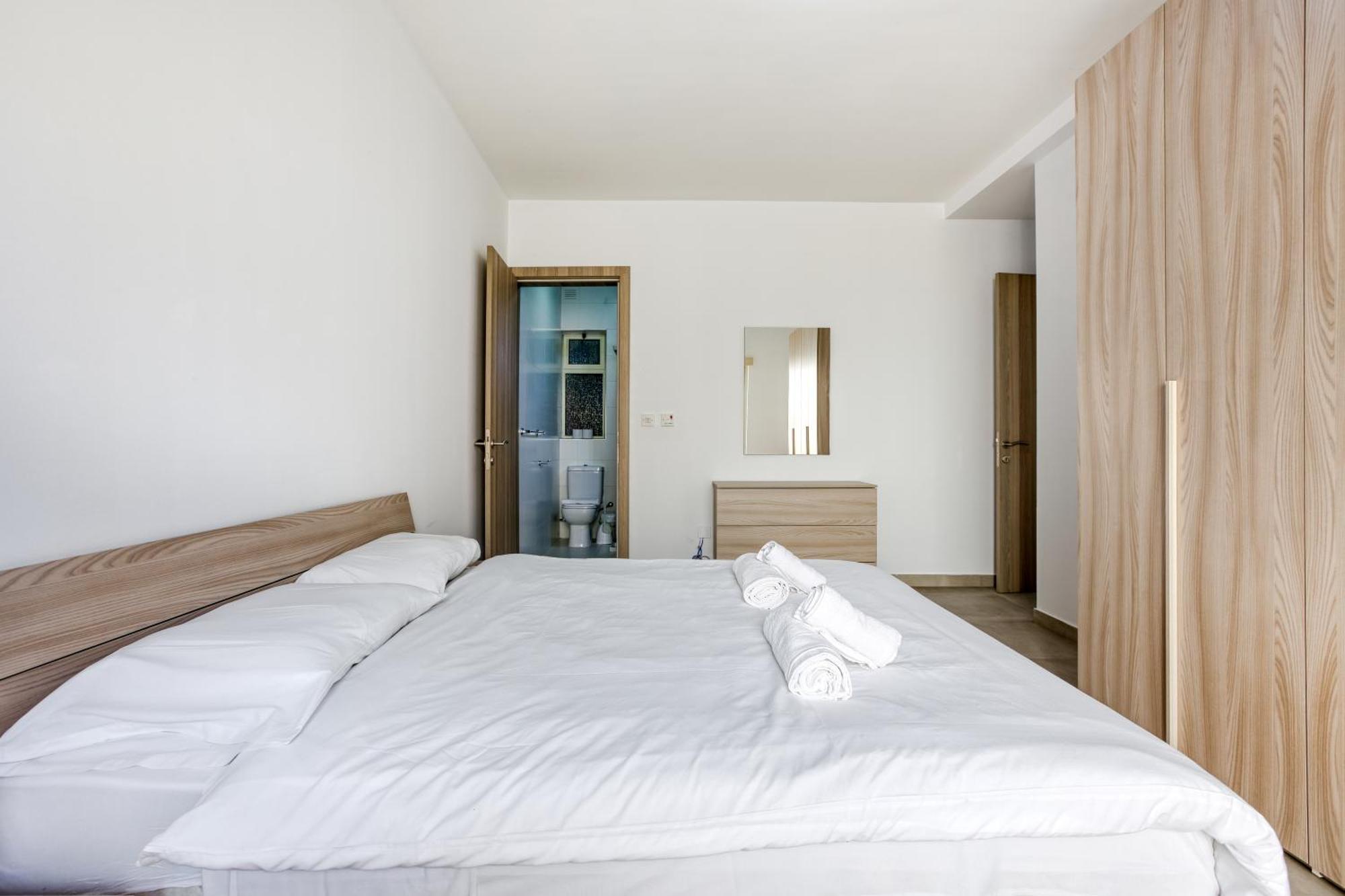 Seafront Sliema Apartment With Balcony & Sea Views By Jl Exterior photo